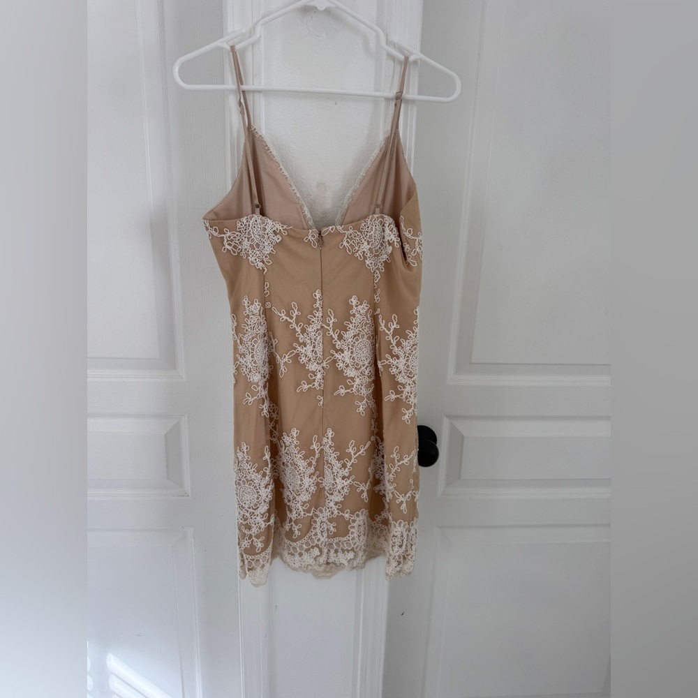 REVOLVE Tan and White Lace Mini Dress - Picture 2 of 2